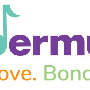 Kindermusik logo with slogan: Sing. Move. Bond. Grow.